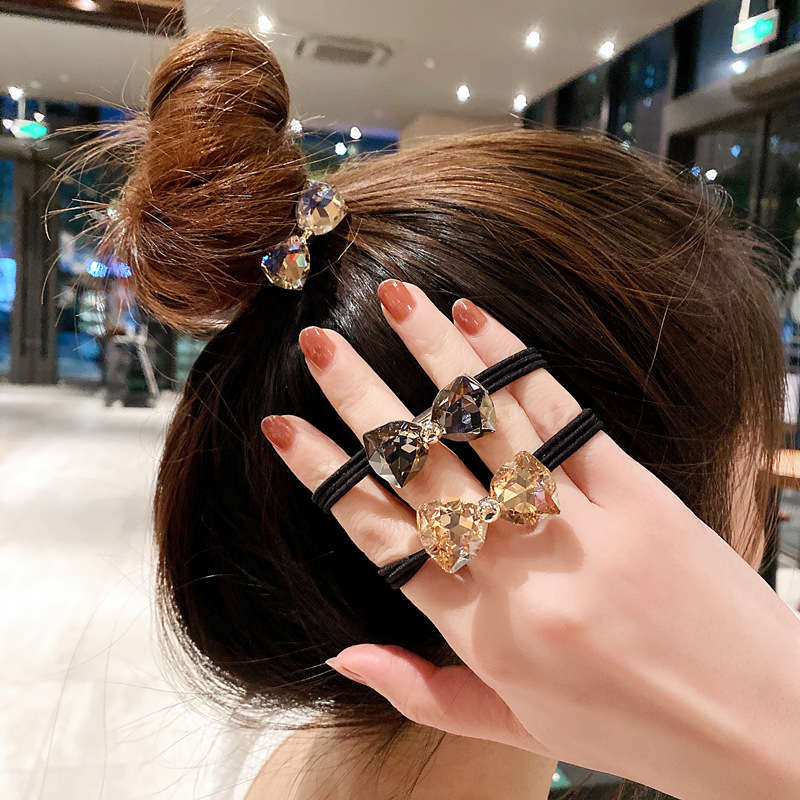 Ribbon Bow Gift - مجموعة ربطات شعر مرصعة بالأحجار الكريمة