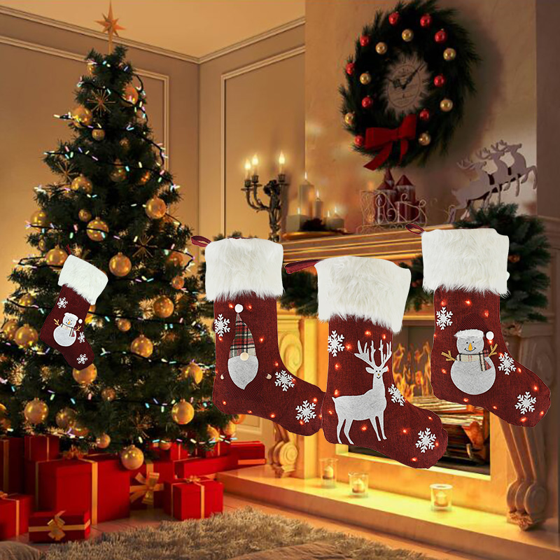 عيد الميلاد الجوارب مع أضواء L - مراجعة Christmas Stocking Hanging وسعره